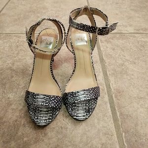 Black and White faux snakeskin print DV dolce vita